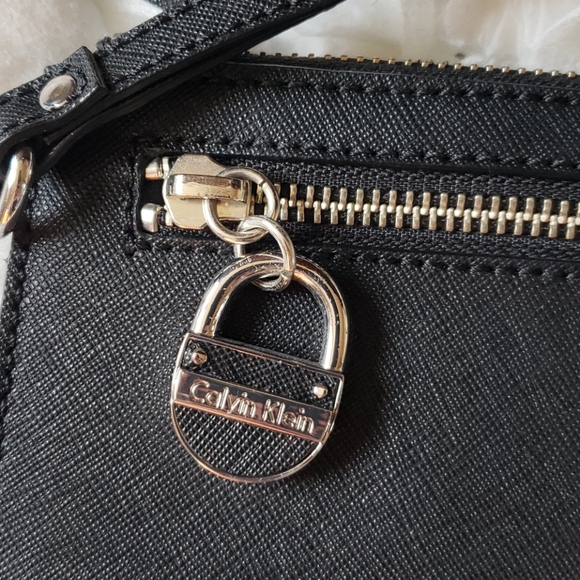 Calvin Klein Wrist Clutch - Picture 4 of 5